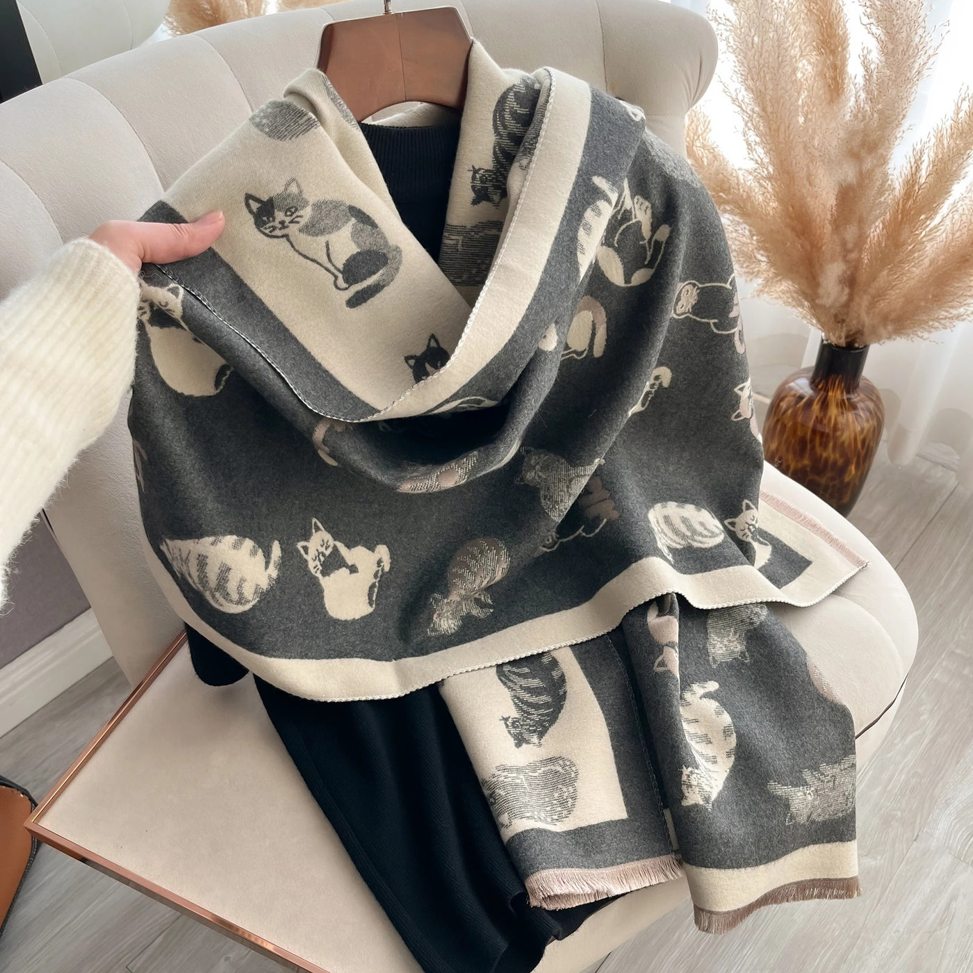 Purr-fectly Elegant Scarf – The Ultimate Winter Accessory for Cat Lovers