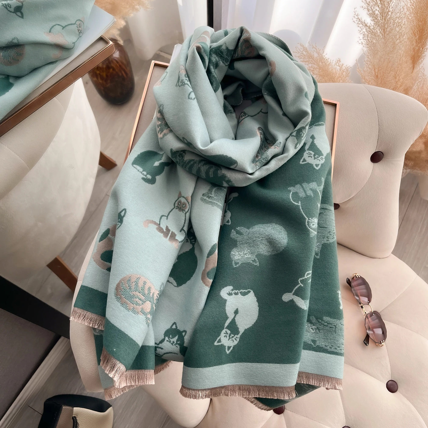 Purr-fectly Elegant Scarf – The Ultimate Winter Accessory for Cat Lovers