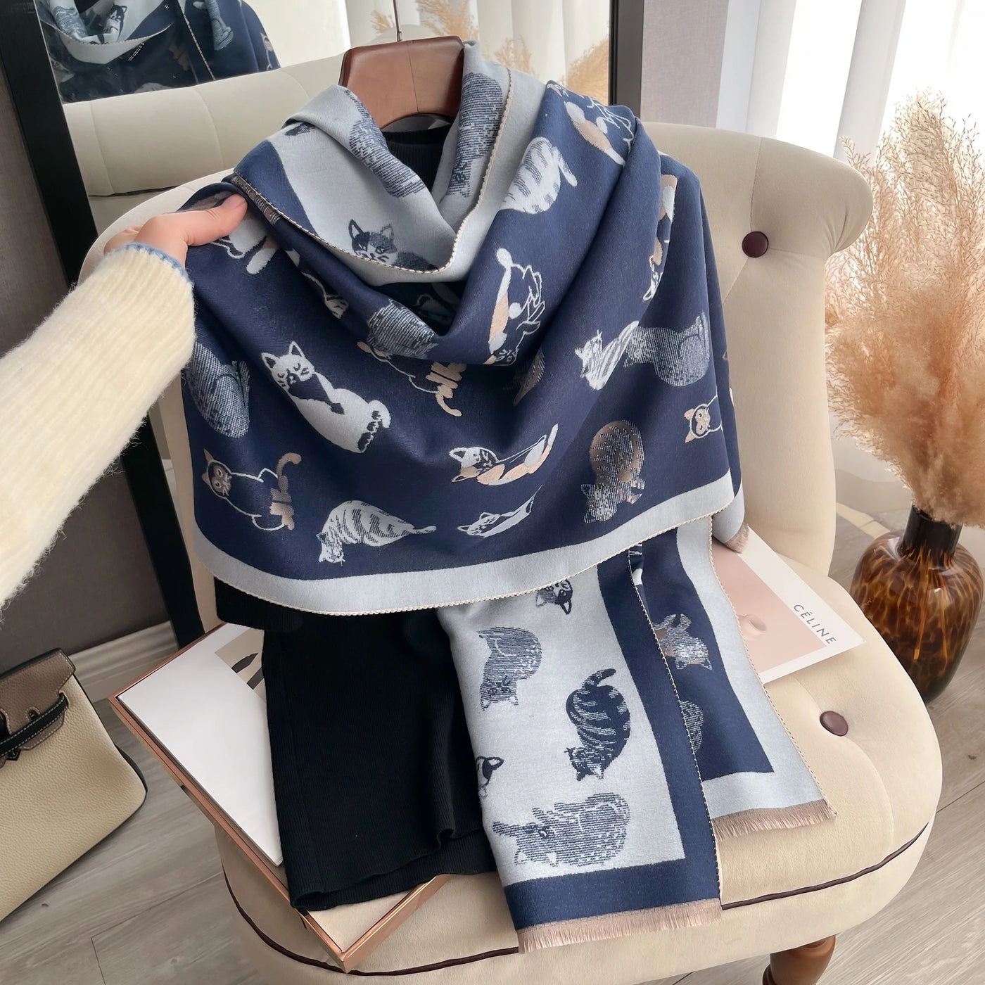 Purr-fectly Elegant Scarf – The Ultimate Winter Accessory for Cat Lovers